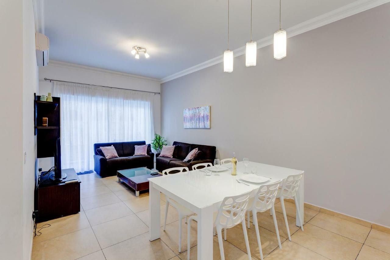 Gorgeous Apartment With Terrace In Fort Cambridge, Pool Sliema Exterior foto