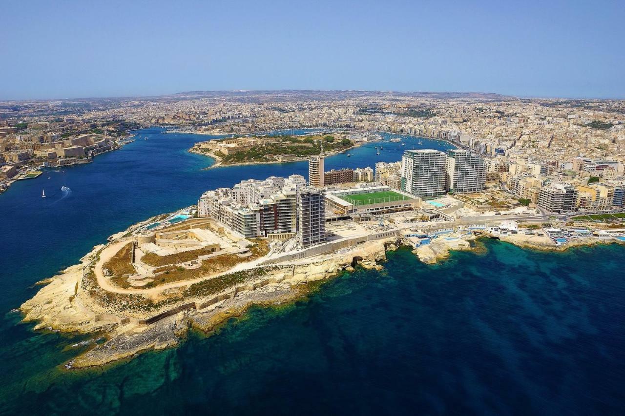 Gorgeous Apartment With Terrace In Fort Cambridge, Pool Sliema Exterior foto