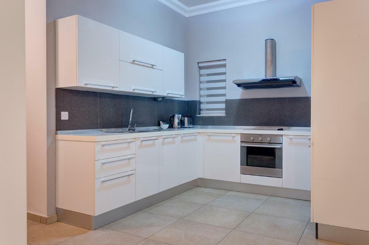 Gorgeous Apartment With Terrace In Fort Cambridge, Pool Sliema Exterior foto