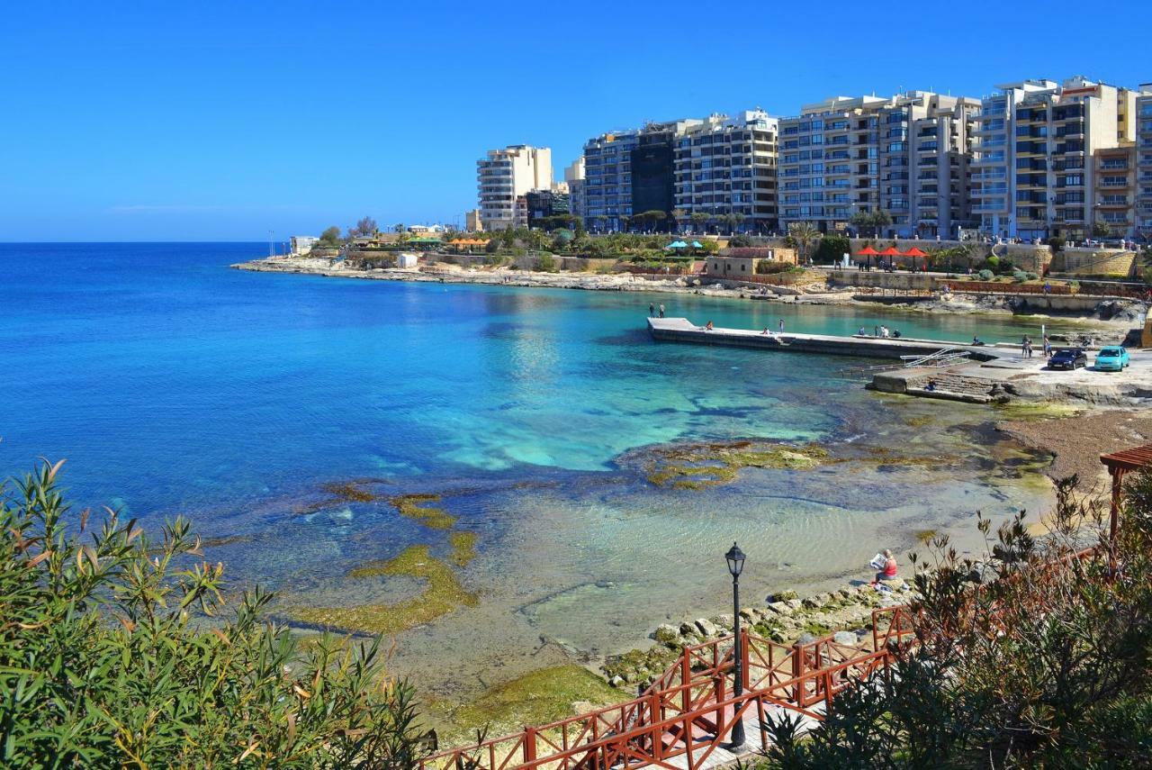 Gorgeous Apartment With Terrace In Fort Cambridge, Pool Sliema Exterior foto